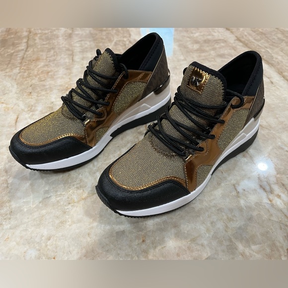 MICHAEL Michael Kors Georgie Metallic Logo Trainer Sneakers. GOLD/BLACK. NEW - Picture 2 of 8